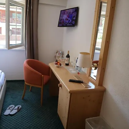 Grichting & Serviced Hotel 3*