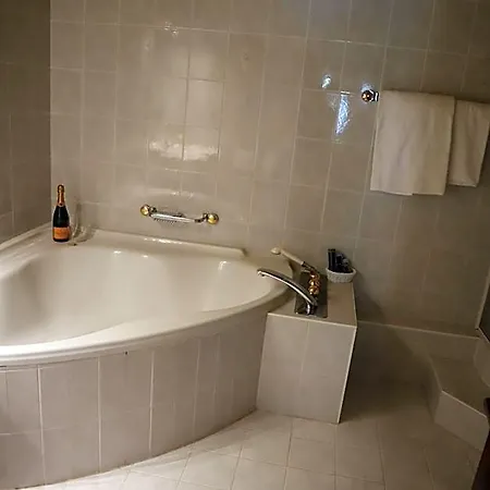 Grichting & Serviced Hotel 3*